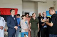Banderowska flaga w Lwowskim szpitalu w obecności polskiego ministra Niedzielskiego 