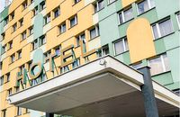Dali dach nad głową dla 320 uchodźców. Teraz sami proszą o pomoc