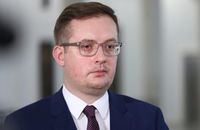 Polska dogadała się z KE. Winnicki: Tchórzliwi pieniacze